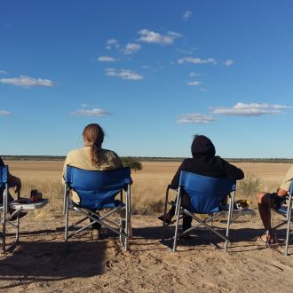 Botsvana. »Open-air theatre« − Nacionalni park Kalahari. (2017) / Neža Jovan