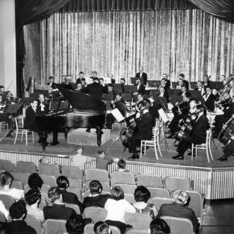 1968 cca (konec šestdesetih) - Simfonični koncert v domu kulture, avtor nn