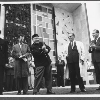 1963 08. 30. - Obisk ruskega predsednika Nikite Hruščova v Velenju, razigran gost v rudarski uniformi, avtor Volbenk Pajk