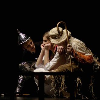 19.02. 2010 -  Premiera muzikala Čarovnik iz Oza (režija Andrej Jus), avtorica Ksenija Mikor