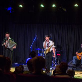 04. 09. 2016 - Poletne kulturne prireditve - mala dvorana, Čompe, avtor Anže Kovač