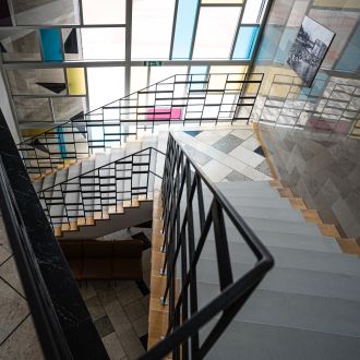 2020 - Stopnišče v zgornjo avlo Doma kulture Velenje, avtor Peter Žagar
