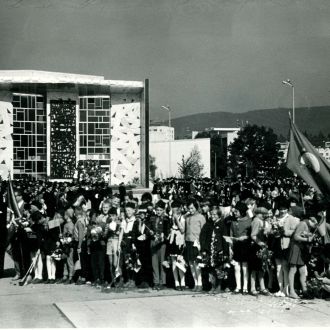 1961: Ob obisku vrhovnega ruskega politika Leonida Brežnjeva v Velenju, avtor Volbenk Pajk