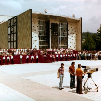 1977 06. 25. - Svečanost na trgu ob odprtju spomenika Josipu Brozu Titu_2, avtor Ljuban Naraks